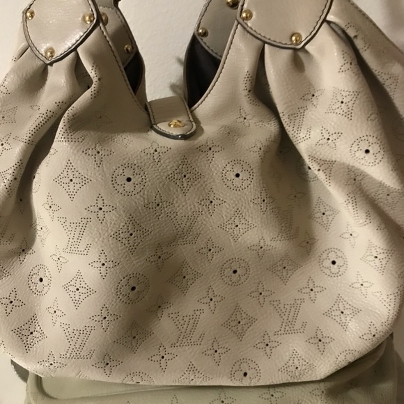 Louis Vuitton Bag. Luxury Monogram bag. - Picture 2 of 3